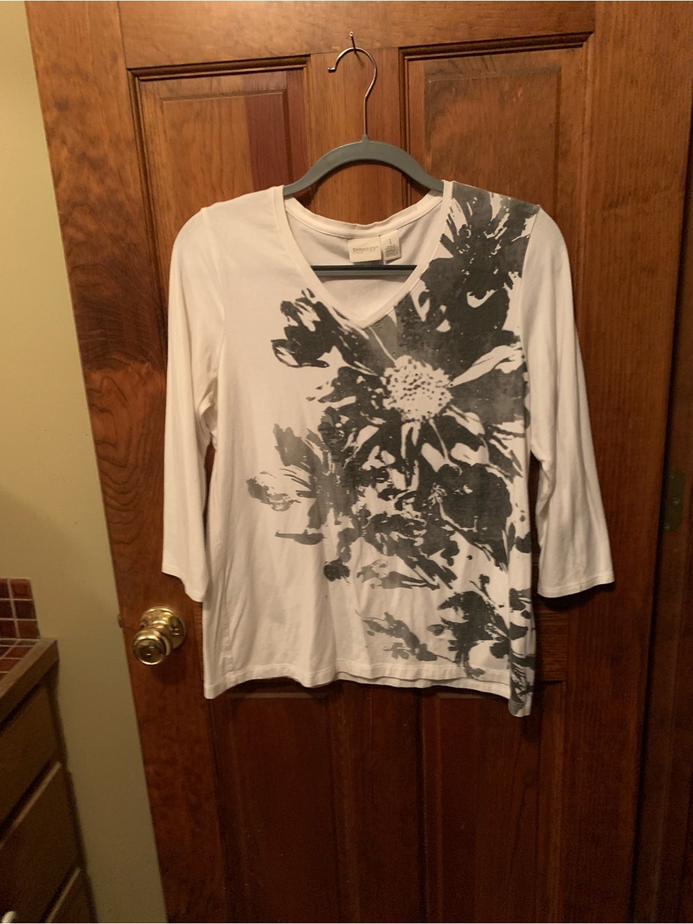 Chico ZENERGY  3/4 sleeve top, floral pattern with rhinestones. V neck.